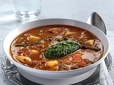 Gęsta zupa – krem z makaronem i Pesto