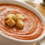 Gazpacho przyrządza się błyskawicznie i bez gotowania
