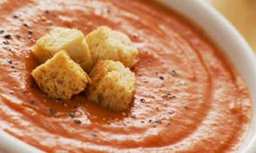 Gazpacho przyrządza się błyskawicznie i bez gotowania