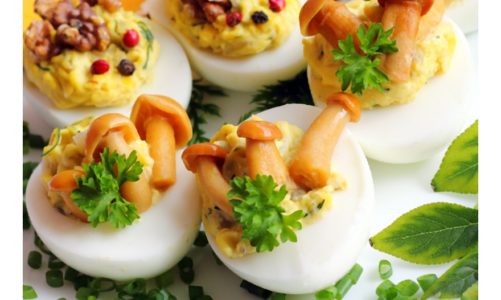 Przepis na karnawałowe przyjęcie: Jajka faszerowane w wersji light