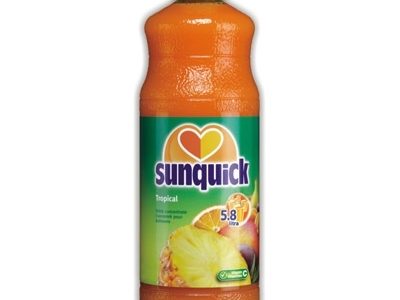 Smaczny, owocowy, bogaty w witaminę C koncentrat napoju dla całej rodziny