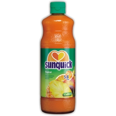 Smaczny, owocowy, bogaty w witaminę C koncentrat napoju dla całej rodziny