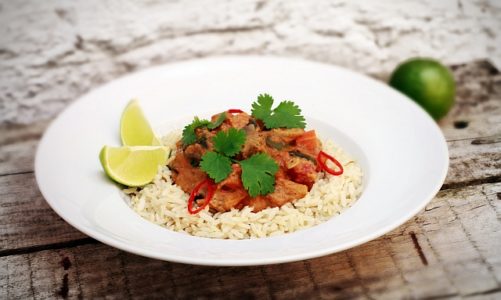 Przepis na Warzywa po afrykańsku z sosem orzechowym