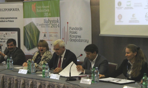 Problemy i wyzwania Rolnictwo, BIZNES - Podlaska wieś potrzebuje pomocy – apelowali rolnicy podczas Polskiego Kongresu Rolnictwa, który odbył się 22 października w Białymstoku.