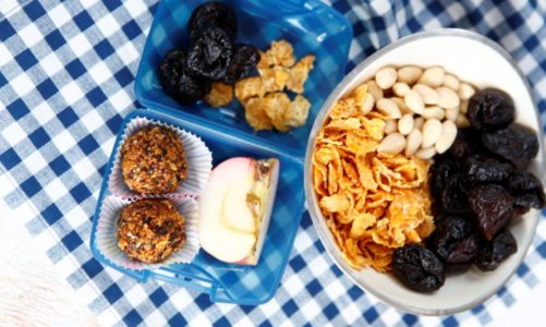 Trufle kukurydziane ze śliwką kalifornijską