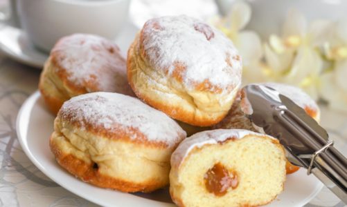 Tłusty czwartek i ostatki – Sposób na bakaliowego pączka