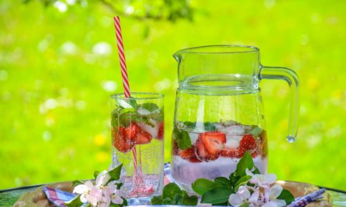 Wystarczy połączyć orzeĹşwiającą moc z aromatem świeżych owoców i ziół