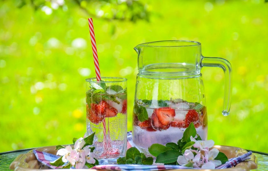 Wystarczy połączyć orzeĹşwiającą moc z aromatem świeżych owoców i ziół