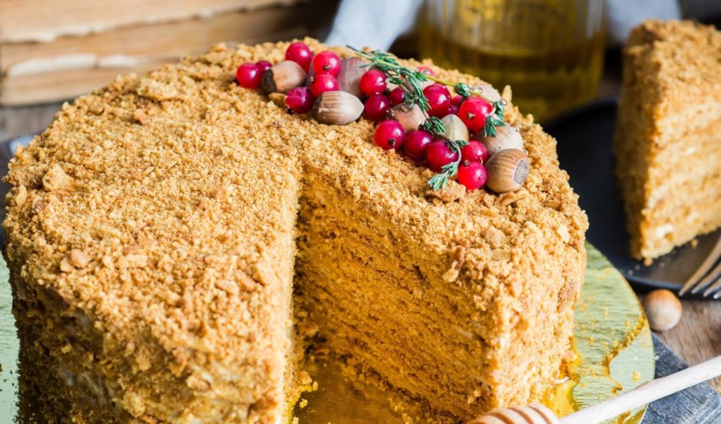 Nie zapomnij o tradycji – bakaliowy tort