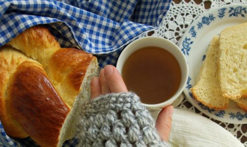 Bezglutenowe ciasto drożdżowe – pachnące wypieki w dowolnej formie