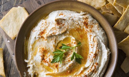 Dlaczego warto jeść hummus?