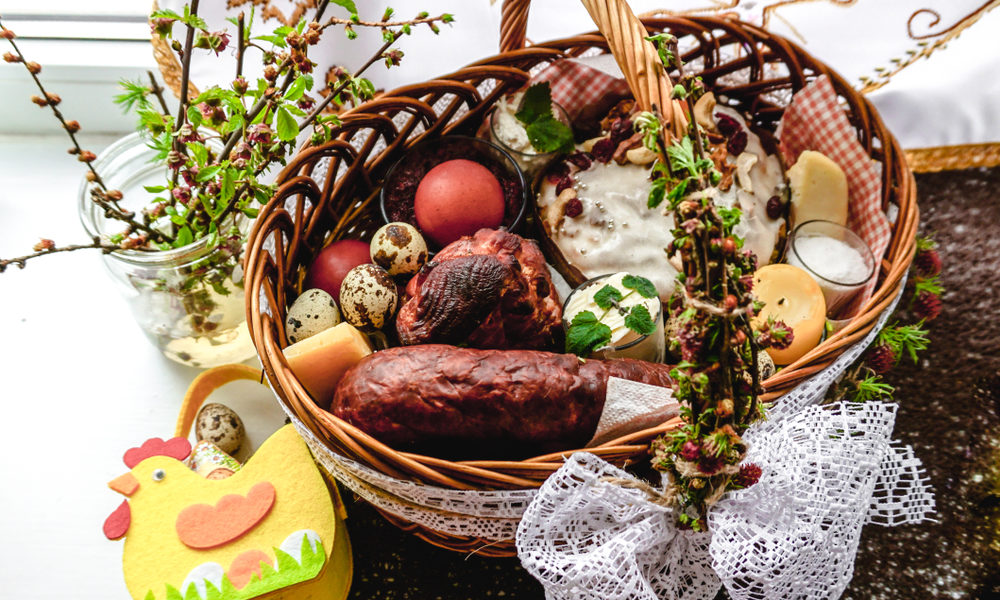 Co włożyć do koszyczka wielkanocnego?
