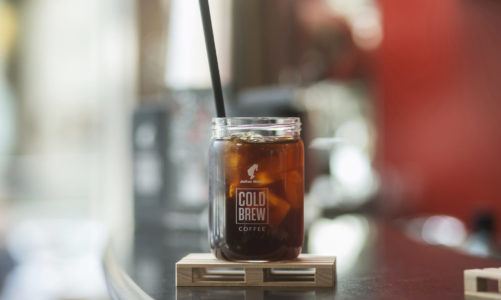 Lato kawą płynące. Nie tylko mrożoną