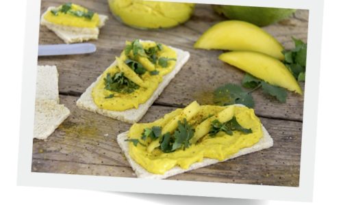 Chrupiące przekąski z aromatyczną pastą mango