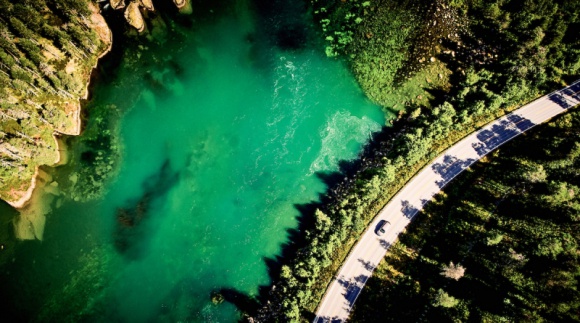 Eco Drive: Realne oszczędności dla właściciela floty BIZNES, Ochrona środowiska - Nie jest tajemnicą, że korzystanie z samochodów w dużym stopniu przyczynia się do zanieczyszczenia środowiska. Czy wiesz, że bardziej ekonomiczna jazda samochodem to realne oszczędności dla właściciela floty, a zarazem możliwość zmniejszenia szkodliwego wpływu na środowisko?