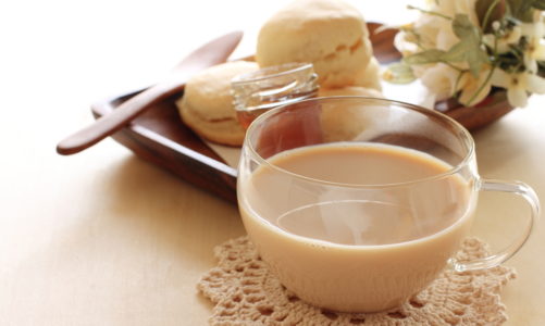 SpędĹş Wielkanoc z kubkiem wyjątkowej herbaty