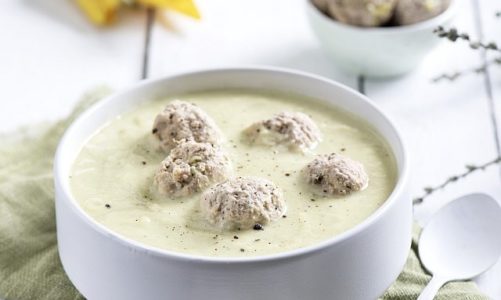 CHRZANOWA ZUPA KREM Z AWOKADO I PULPETAMI