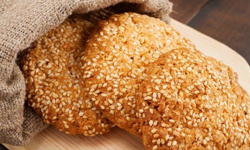 Podwójnie sezamowe ciasteczka z miodem