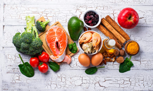 Dietetyczne trendy – po jakie produkty sięgamy dbając o zdrowie i figurę?