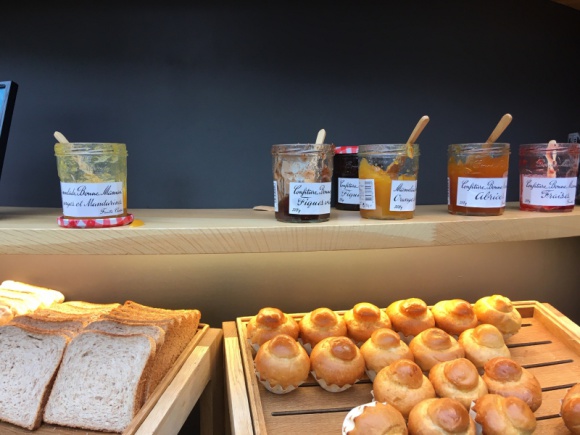 Grupa Accor do 2022 r. wycofa plastik ze swoich hoteli BIZNES, Ochrona środowiska - Jako odpowiedzialny dostawca usług turystycznych na całym świecie, Accor we współpracy z Fundacją Ellen MacArthur zobowiązał się do przyłączenia do Global Tourism Plastics Initiative Programu Środowiskowej Organizacji Narodów Zjednoczonych i Światowej Organizacji Turystyki.