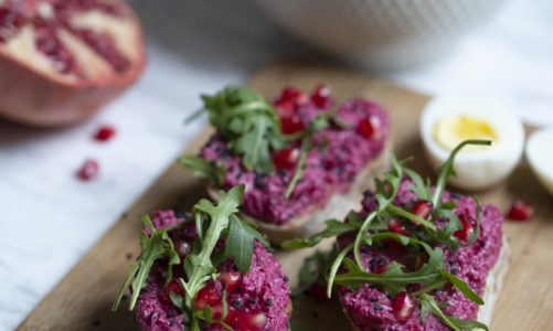 Aromatyczna pasta z buraków i pestek dyni – naturalnie smaczna propozycja dla małych i dużych smakoszy zdrowej kuchni