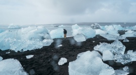 Zmiany klimatu to problem nie tylko przyszłych pokoleń BIZNES, Ochrona środowiska - W marcu tego roku Europejska Agencja Kosmiczna poinformowała, że lód na Grenlandii i Antarktyce topnieje 6-krotnie szybciej niż w latach 90. ubiegłego wieku, potwierdzając tym samym najmniej optymistyczny scenariusz (...)