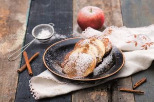Placki jaglane z jablkiem_thermomix_small Pączek na diecie – tłustoczwartkowe propozycje w lżejszej odsłonie